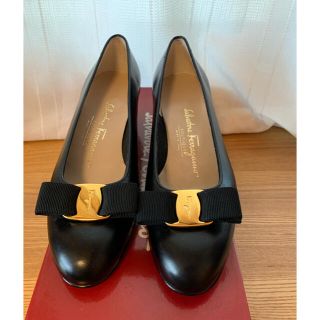 サルヴァトーレフェラガモ(Salvatore Ferragamo)のサルヴァトーレ フェラガモ VARA パンプス(ハイヒール/パンプス)