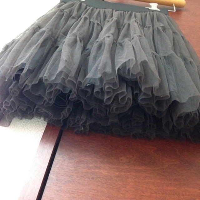 SPINNS(スピンズ)のチュールスカート 黒 レディースのスカート(ひざ丈スカート)の商品写真