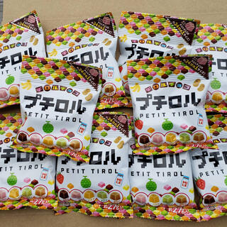 チロルチョコ プチロル　10袋セット送料込！(菓子/デザート)