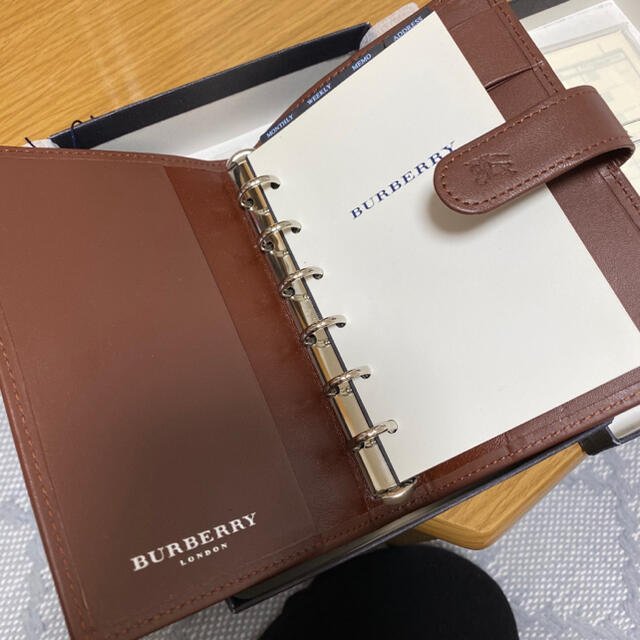 BURBERRY(バーバリー)の【新品】バーバリ　システム手帳　ミニ インテリア/住まい/日用品の文房具(カレンダー/スケジュール)の商品写真