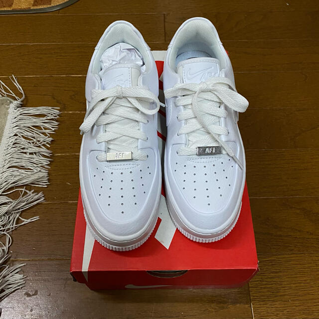 スニーカーNIKE エアフォース1 セージ LOW オールホワイト