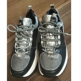 マイケルコース(Michael Kors)のマイケルコース スニーカー 靴 6.5M 23.5㎝ ブラック シルバー(スニーカー)