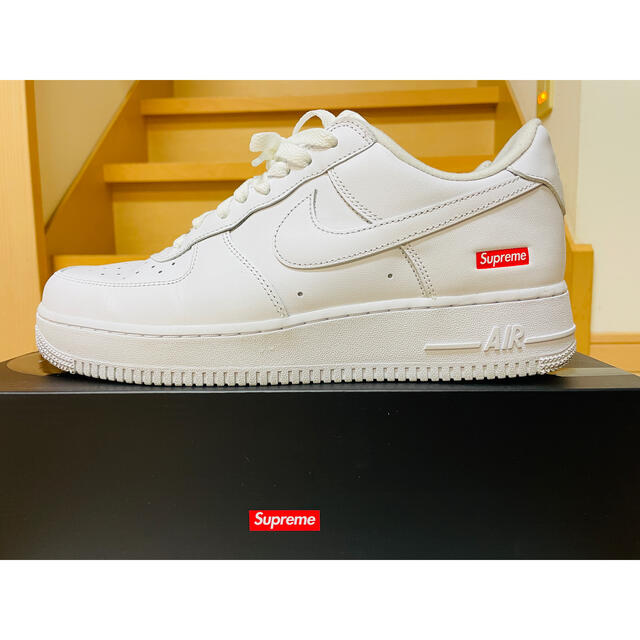 NIKE(ナイキ)の【美品・即日発送】 NIKE AIR FORCE 1 Supreme メンズの靴/シューズ(スニーカー)の商品写真