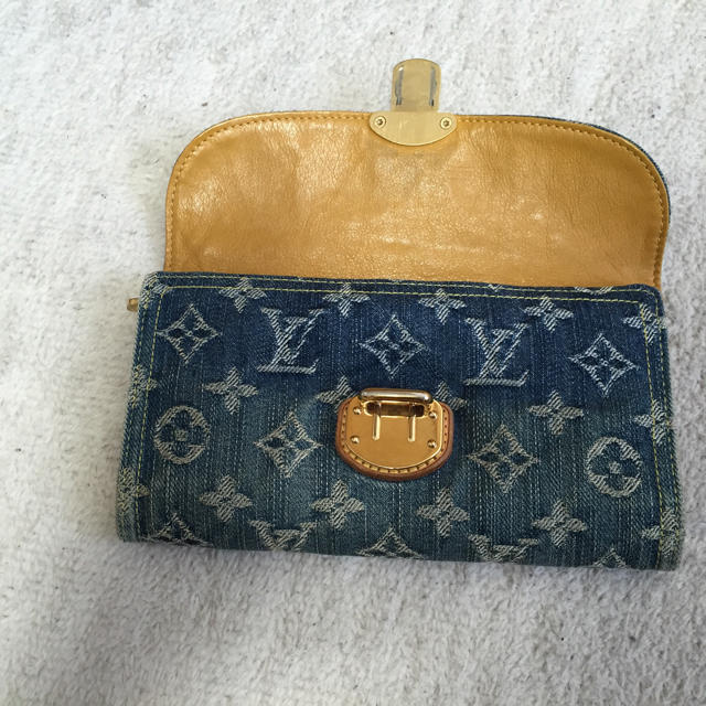 LOUIS VUITTON(ルイヴィトン)のLUIS vuitton 長財布 デニム レディースのファッション小物(財布)の商品写真