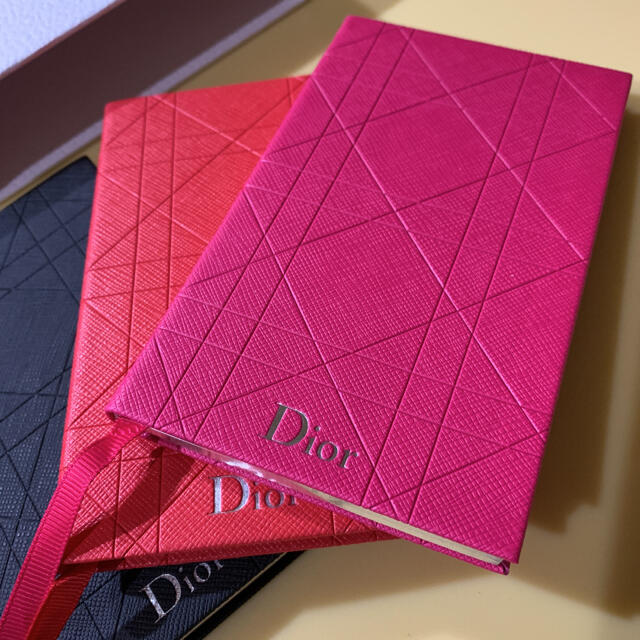 Dior(ディオール)の💜maa💜様専用　ディオール  メモ帳 インテリア/住まい/日用品の文房具(ノート/メモ帳/ふせん)の商品写真