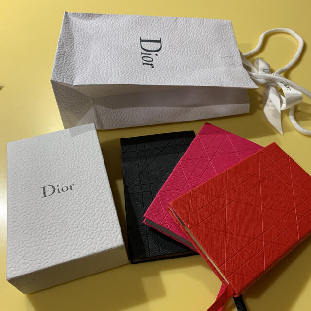 Dior(ディオール)の💜maa💜様専用　ディオール  メモ帳 インテリア/住まい/日用品の文房具(ノート/メモ帳/ふせん)の商品写真