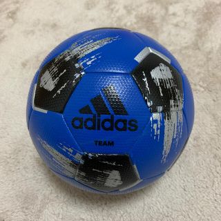 アディダス(adidas)のサッカーボール　4号球(ボール)