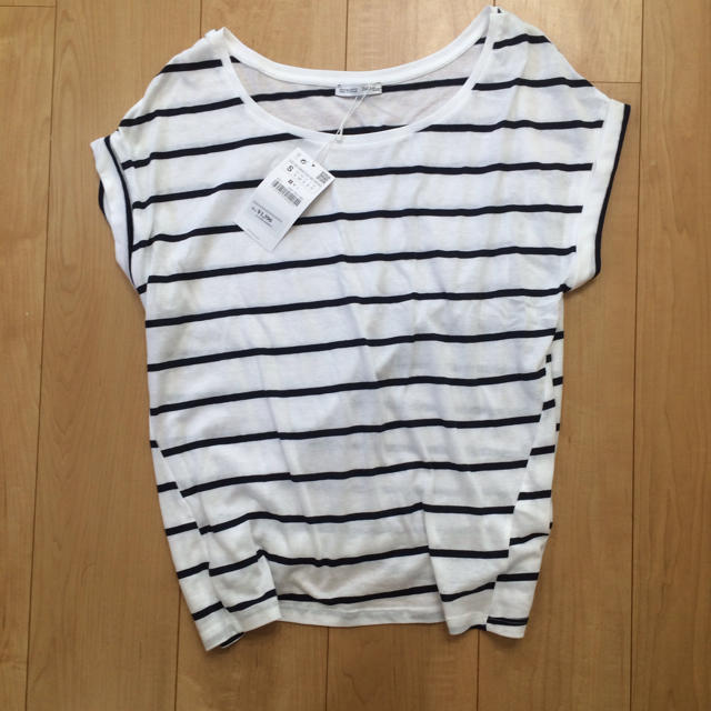 ZARA(ザラ)の新品、未使用☆ZARAトップス レディースのトップス(Tシャツ(半袖/袖なし))の商品写真