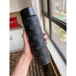 Louis Vuitton 水筒温度表示保冷保温￼ louis vuitton水筒温度表示保冷保温 新品未使用｜Yahoo!フリマ