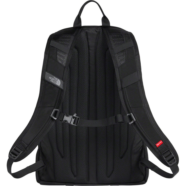 Supreme(シュプリーム)のThe North Face® S Logo Backpack. 30L メンズのバッグ(バッグパック/リュック)の商品写真