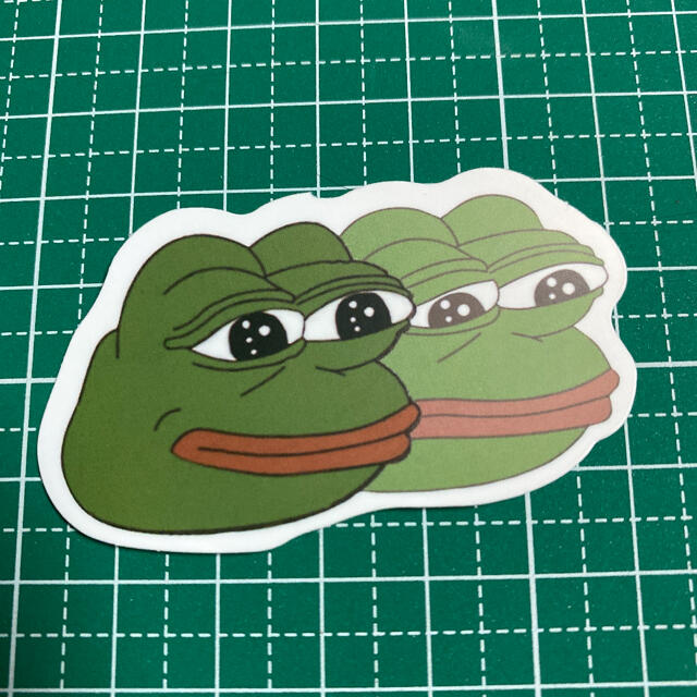 ステッカー カエルのぺぺ かえる 蛙 緑 エンタメ/ホビーのおもちゃ/ぬいぐるみ(キャラクターグッズ)の商品写真