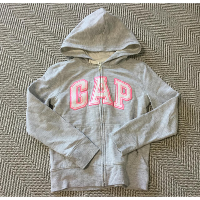 GAP Kids(ギャップキッズ)のスウェットパーカー　130センチ→ユカリン様御専用 キッズ/ベビー/マタニティのキッズ服女の子用(90cm~)(ジャケット/上着)の商品写真