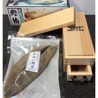 鰹節削り器セット　新品鰹節削り器＋枕崎産　荒本鰹節　３５０ｇ