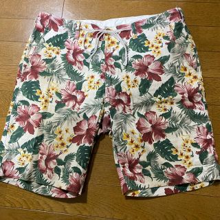 ビューティアンドユースユナイテッドアローズ(BEAUTY&YOUTH UNITED ARROWS)のbeauty&youth 花柄 ショートパンツ リゾート柄　(ショートパンツ)