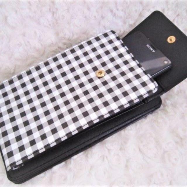 サンリオ(サンリオ)の【新品】サンリオ クロミ★スマホポシェット★財布・カード・コイン(SP8-KU) スマホ/家電/カメラのスマホアクセサリー(モバイルケース/カバー)の商品写真