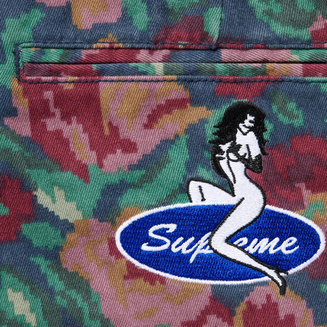 Supreme(シュプリーム)のsupreme Pin Up Chino Pant Digi Floral メンズのパンツ(チノパン)の商品写真