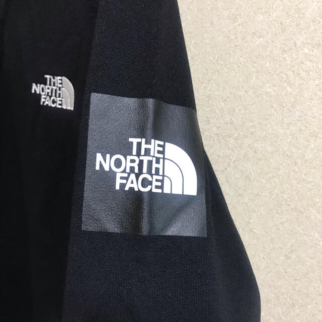 THE NORTH FACE(ザノースフェイス)の永吉様専用★スクエアロゴトレーナー★スウェット　レディース メンズのトップス(スウェット)の商品写真