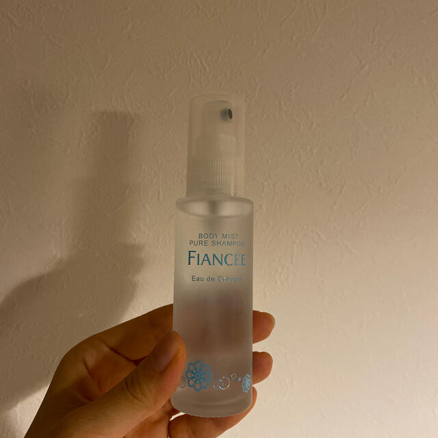 FIANCEE(フィアンセ)のフィアンセ　ボディミスト　ピュアシャンプーの香り コスメ/美容の香水(香水(女性用))の商品写真