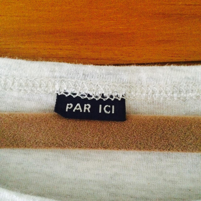 PAR ICI(パーリッシィ)のPAR ICI ポケット刺繍ゆるTシャツ レディースのトップス(Tシャツ(長袖/七分))の商品写真