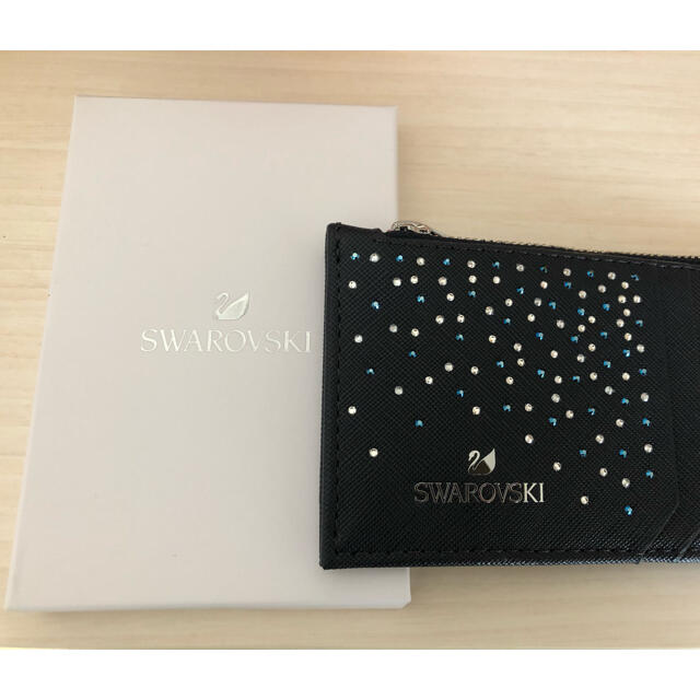 SWAROVSKI(スワロフスキー)のりりさん　専用です❗️SWAROVSKI ♡コインカードホルダー レディースのファッション小物(名刺入れ/定期入れ)の商品写真