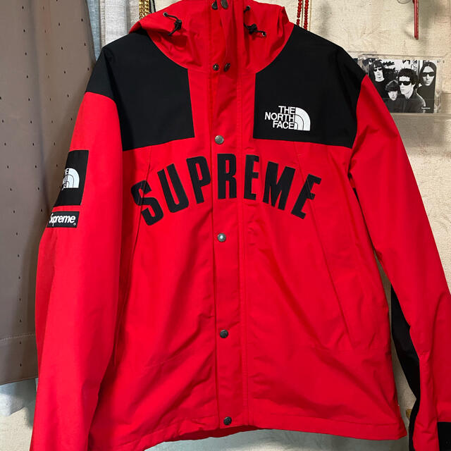 supreme  アーチロゴ