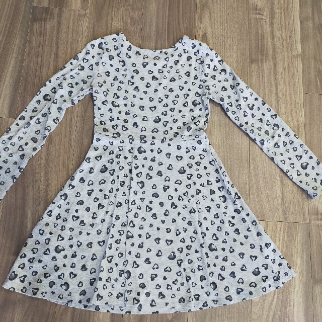 最終値！ワンピース ハートヒョウ柄 140 キッズ/ベビー/マタニティのキッズ服女の子用(90cm~)(ワンピース)の商品写真