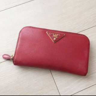 プラダ(PRADA)のPRADA プラダ 長財布　レッド(財布)