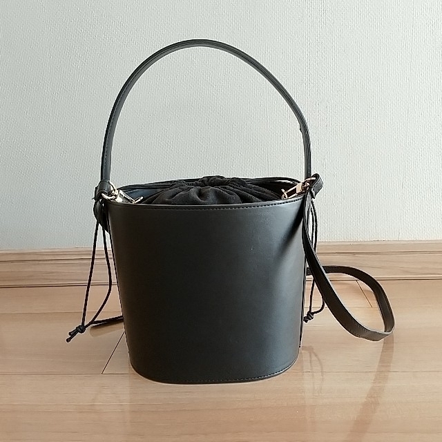 dholic(ディーホリック)のバケツ型 2Wayバッグ 黒 レディースのバッグ(ショルダーバッグ)の商品写真