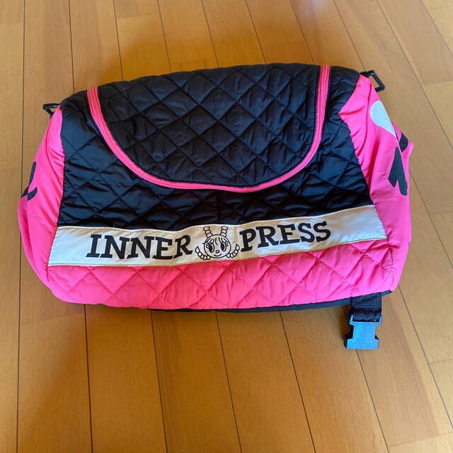 INNER PRESS(インナープレス)の旅行バック レディースのバッグ(ボストンバッグ)の商品写真