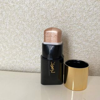 イヴサンローランボーテ(Yves Saint Laurent Beaute)の【Ayaya様】イヴ・サンローラン　イブサンローラン　ハイライト(フェイスパウダー)