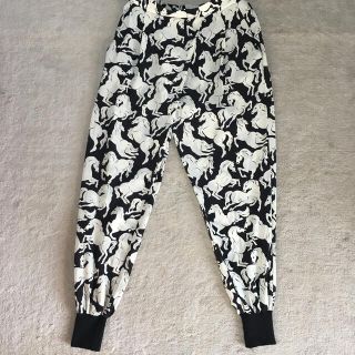 ステラマッカートニー(Stella McCartney)のあゆん様専用です☆ Stella McCartney 馬柄　トラウザーズ　36(クロップドパンツ)