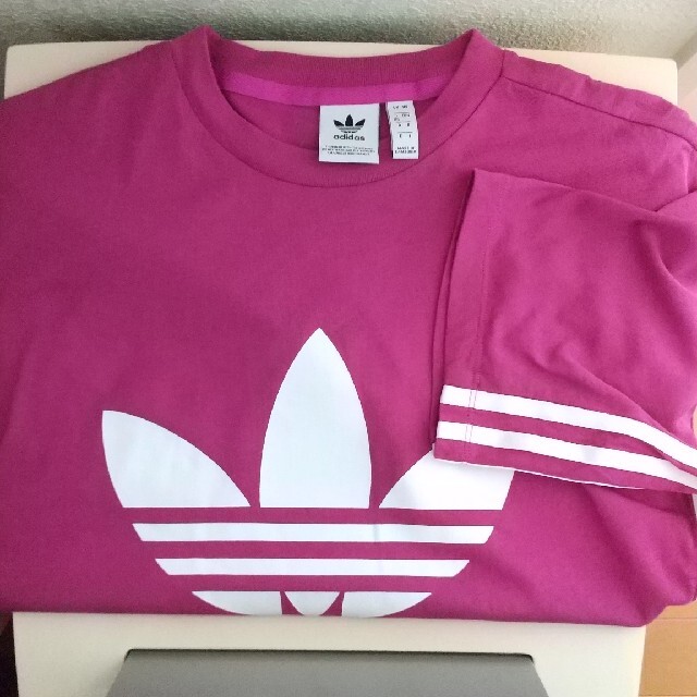 adidas(アディダス)のみーちゃん様専用 アディダス オリジナルロゴTシャツ レディースのトップス(Tシャツ(半袖/袖なし))の商品写真