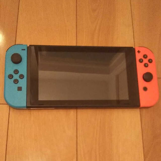 国内初の直営店 家庭用ゲーム機本体 任天堂switch 本体のみ ジョイコン付