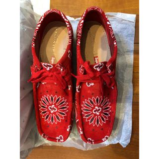 シュプリーム(Supreme)のsupreme clarks bandana wallabee 26.5cm 赤(スリッポン/モカシン)