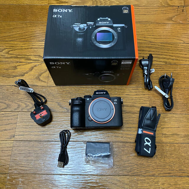 SONY(ソニー)のSONY α7III  a7m3 美品　値下げ11/3まで スマホ/家電/カメラのカメラ(ミラーレス一眼)の商品写真