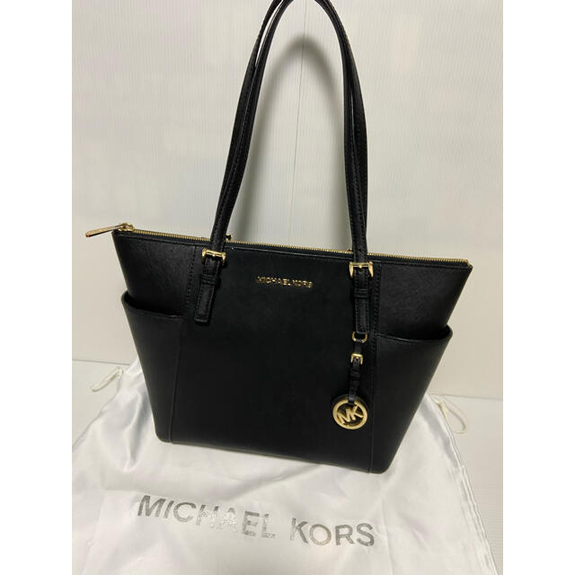 Michael Kors(マイケルコース)の未使用品 MICHAEL KORS  トートバッグ　マイケルコース　黒 レディースのバッグ(トートバッグ)の商品写真