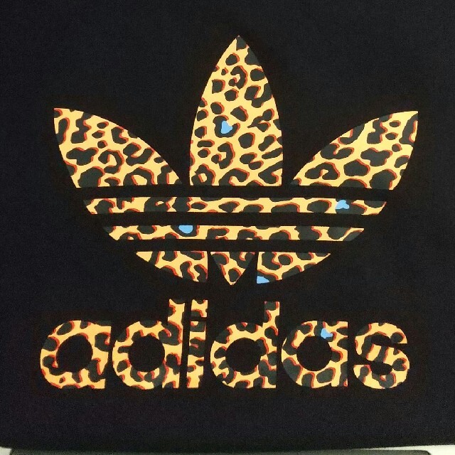 adidas(アディダス)のアディダスオリジナルロゴTシャツ レディースのトップス(Tシャツ(半袖/袖なし))の商品写真