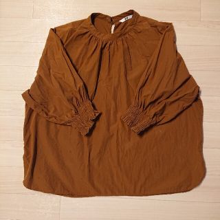 ユニクロ(UNIQLO)のユニクロ UNIQLO ブラウス Mサイズ ブラウン(シャツ/ブラウス(長袖/七分))