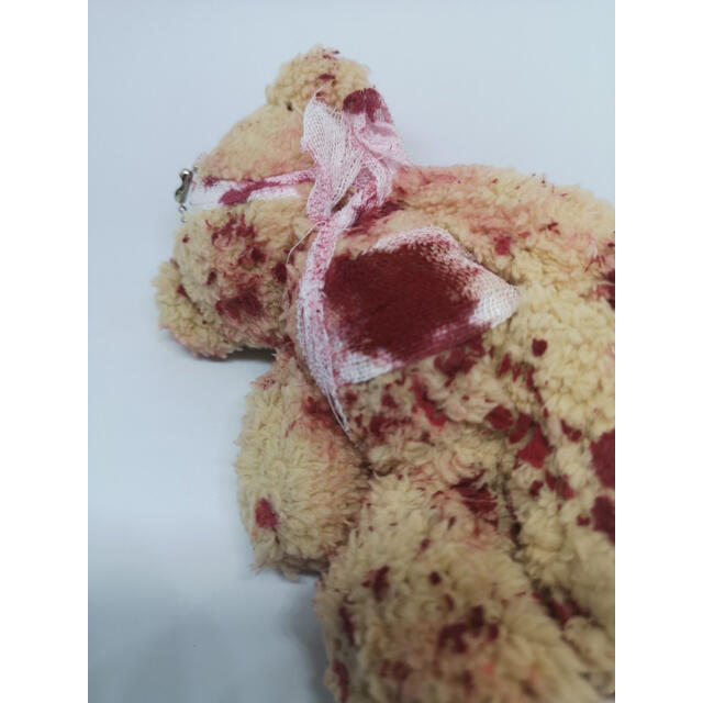 ✨病み可愛い☆✨包帯くまキーホルダー　アイボリー レディースのファッション小物(キーホルダー)の商品写真