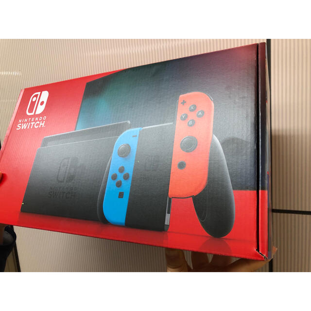 Nintendo Switch(ニンテンドースイッチ)の【新品未使用】 Nintendo Switch 本体 新型 任天堂 エンタメ/ホビーのゲームソフト/ゲーム機本体(携帯用ゲーム機本体)の商品写真