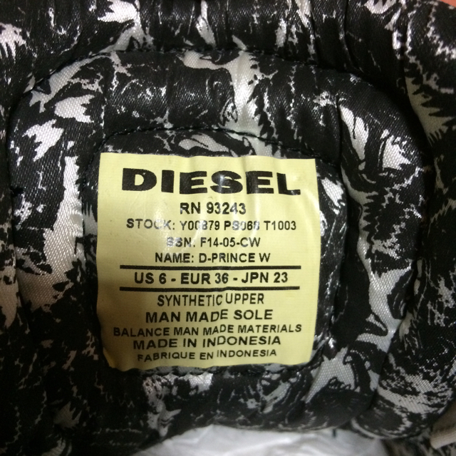 DIESEL(ディーゼル)のスニーカー レディースの靴/シューズ(スニーカー)の商品写真