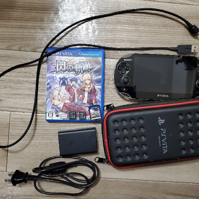 PS Vita PCH-1100 初代と閃の軌跡2セット - 携帯用ゲーム機本体