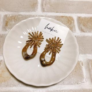 023.タンポポ　カーキ　ピアス(ピアス)