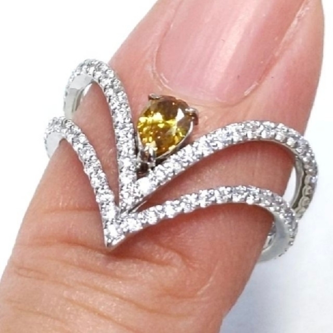 ファンシー ビビット ダイヤモンド リング 0.277ct レディースのアクセサリー(リング(指輪))の商品写真