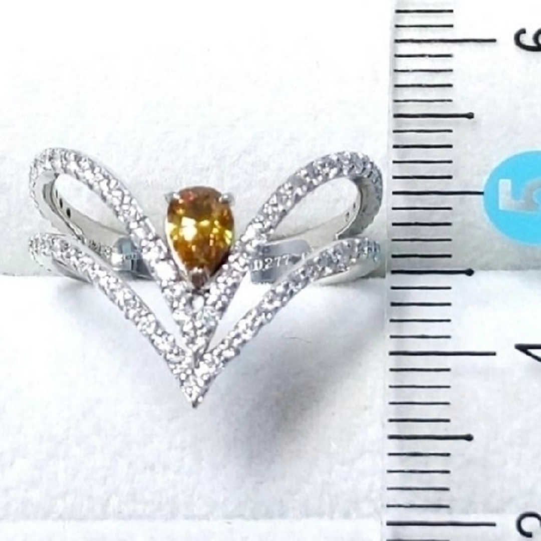 ファンシー ビビット ダイヤモンド リング 0.277ct