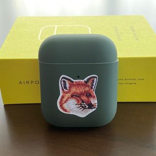 メゾンキツネ(MAISON KITSUNE')の新品 メゾンキツネ Airpodsケース グリーン エアポッツ エアポッズ 緑(モバイルケース/カバー)