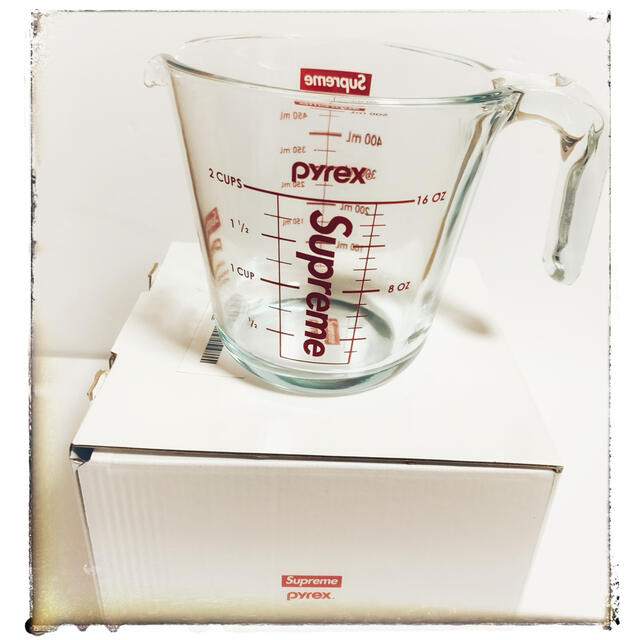 Supreme(シュプリーム)の☆Supreme pyrex.☆ 計量カップ インテリア/住まい/日用品のキッチン/食器(グラス/カップ)の商品写真