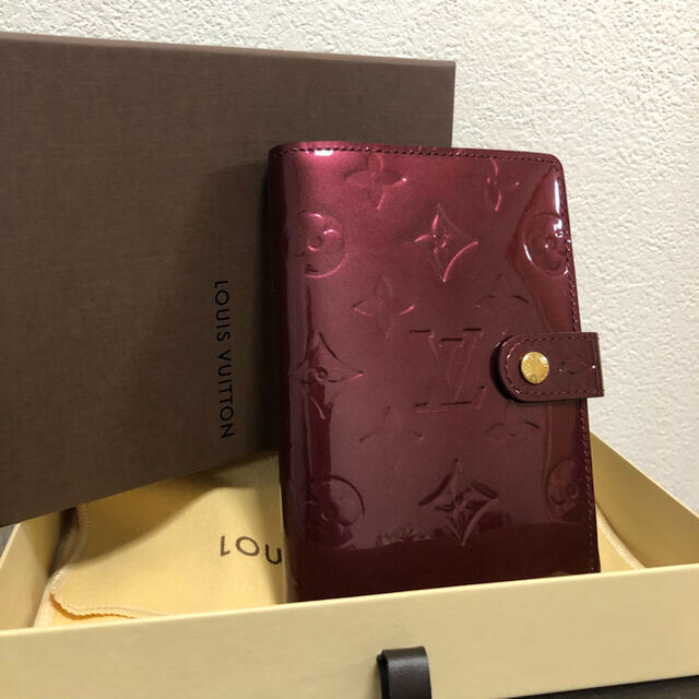 LOUIS VUITTON(ルイヴィトン)のルイヴィトン　ヴェルニ  手帳 レディースのファッション小物(その他)の商品写真