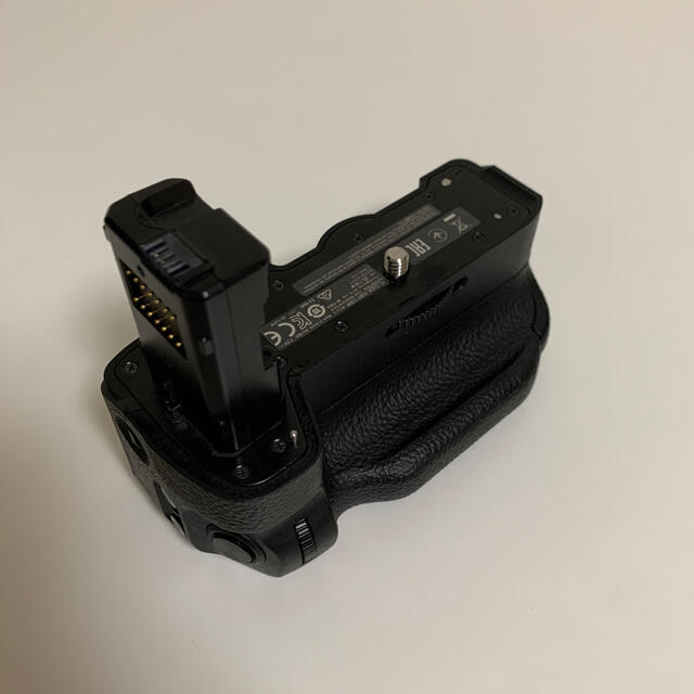 SONY(ソニー)のa7II用バッテリーグリップ VG-C2EM(純正) スマホ/家電/カメラのカメラ(その他)の商品写真