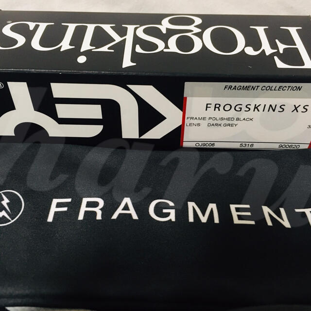 Oakley(オークリー)のFROGSKINS XS Fragment メンズのファッション小物(サングラス/メガネ)の商品写真